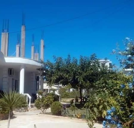 דירות קסאמיל Vila Anxhela מראה חיצוני תמונה
