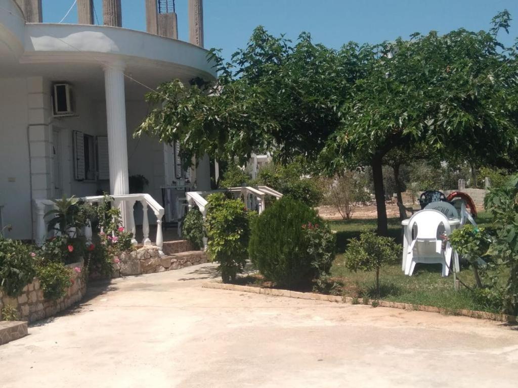 דירות קסאמיל Vila Anxhela מראה חיצוני תמונה