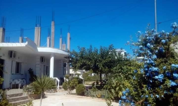 דירות קסאמיל Vila Anxhela מראה חיצוני תמונה